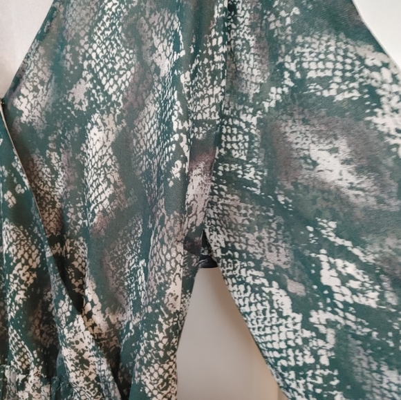 Ava & Viv Long Green & White Flowy Pleated Dress! Size 1x - Picture 5 of 12